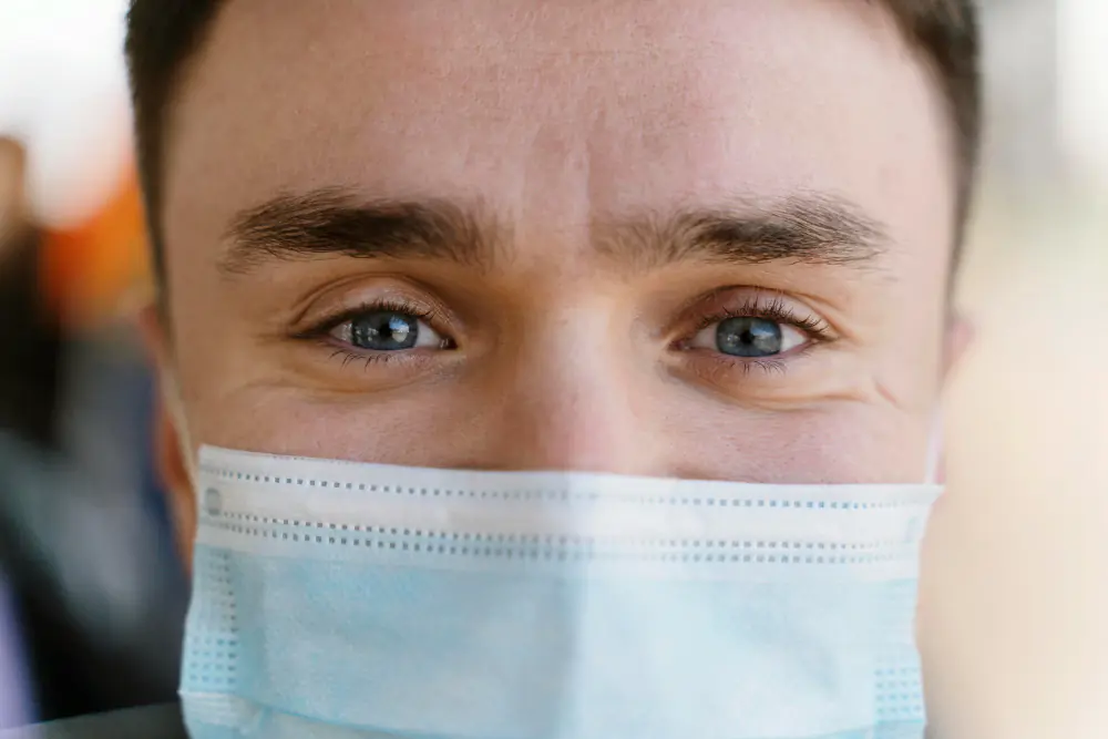 Retinal Detachment Symptoms: Warning Signs You Should Never Ignore